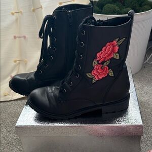 Black Floral Embroidered Women's Boots